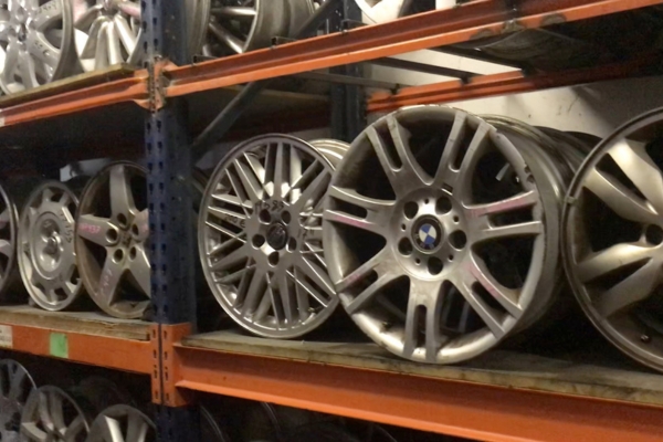 Dónde encontrar buenos desguaces de llantas